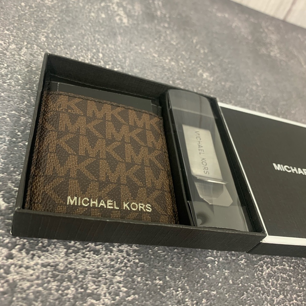 Michael Kors Logo Cardholder and Clip Set